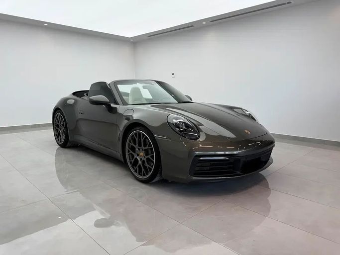 Подержанный Porsche 911 Carrera VIII (992.1), 3.0 л, 2021 в Дубае от SMP Motors Серый цвет. GCC | AUTO.AE | Объявление #254356