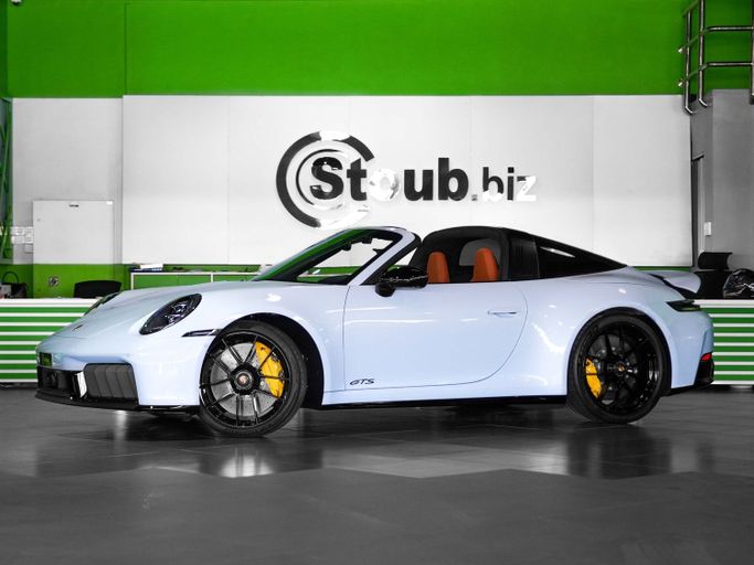 جديدة Porsche 911 Carrera 4S عملية فيس ليفت VIII (992), 3.0 l, 2025 في في دبي من Stoub.Biz Motors، اللون فضي. أخرى | AUTO.AE | إعلان #260995