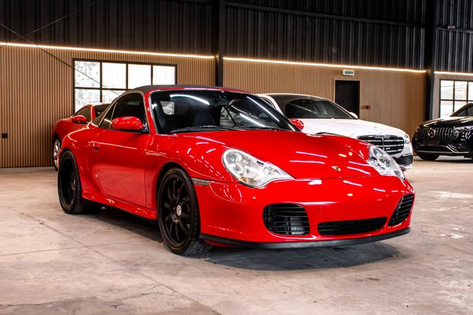 مستعملة ⁦Porsche 911 Carrera عملية فيس ليفت V (996)، 3.6 l، 2004⁩ في في الإمارات, دبي من VERONA MOTORS، اللون أحمر. المواصفات الكورية | AUTO.AE | إعلان #286458