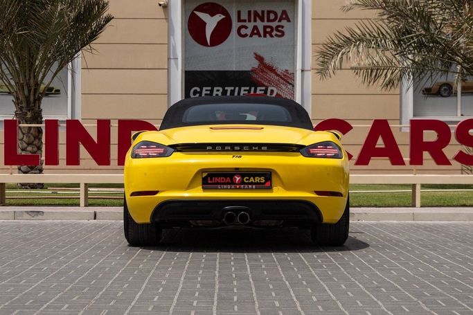 Used Porsche 718 Boxster IV 718 (982), 2.0 l, 2020 in Dubai by Linda Cars, Yellow color. GCC Specs | AUTO.AE
