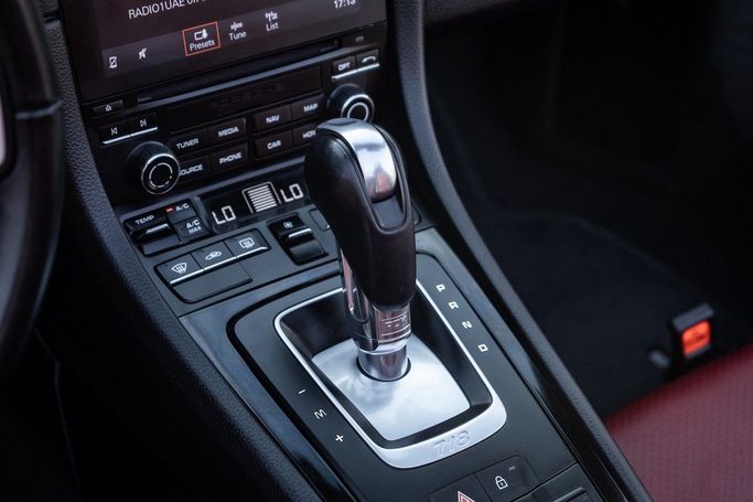 Подержанный Porsche 718 Boxster IV 718 (982), 2.0 л, 2022 в Дубае от Linda Cars Черный цвет. GCC | AUTO.AE