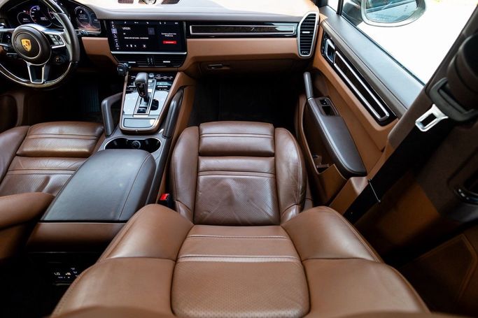 Used Porsche Cayenne III, 3.0 l, 2019 in Dubai by Linda Cars, Grey color. GCC Specs | AUTO.AE