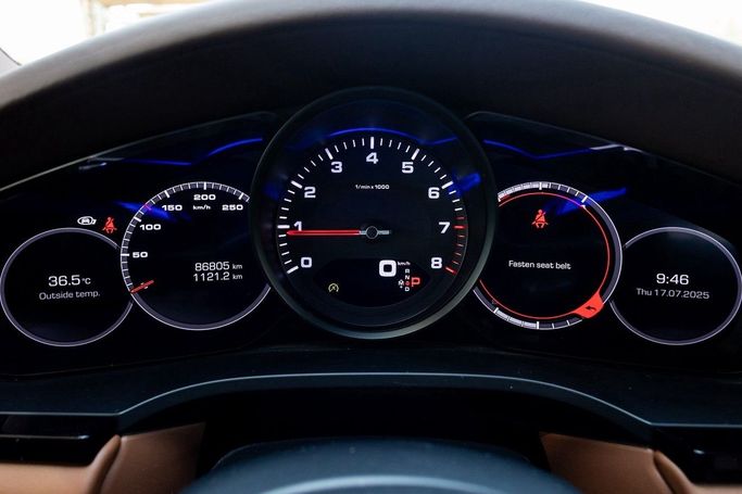 Used Porsche Cayenne III, 3.0 l, 2019 in Dubai by Linda Cars, Grey color. GCC Specs | AUTO.AE