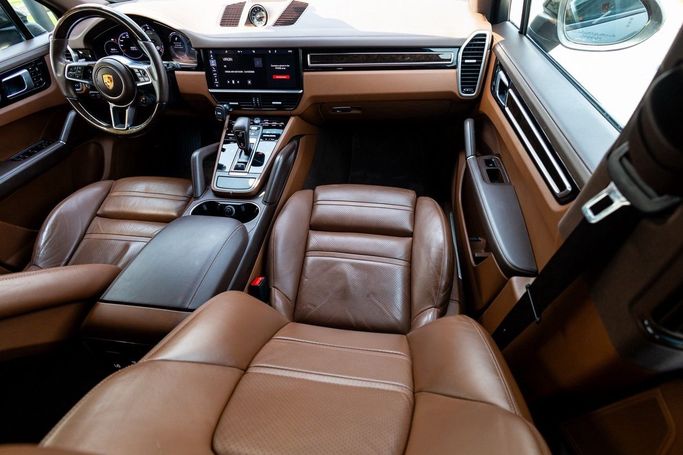 Used Porsche Cayenne III, 3.0 l, 2019 in Dubai by Linda Cars, Grey color. GCC Specs | AUTO.AE