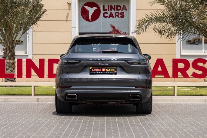 Used Porsche Cayenne III, 3.0 l, 2019 in Dubai by Linda Cars, Grey color. GCC Specs | AUTO.AE