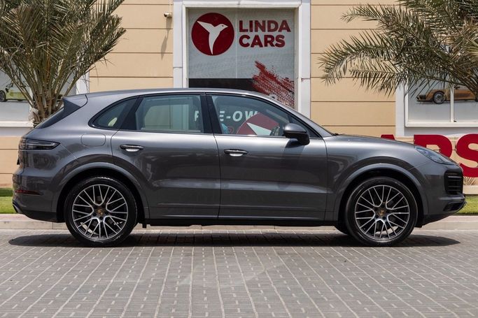 Used Porsche Cayenne III, 3.0 l, 2019 in Dubai by Linda Cars, Grey color. GCC Specs | AUTO.AE