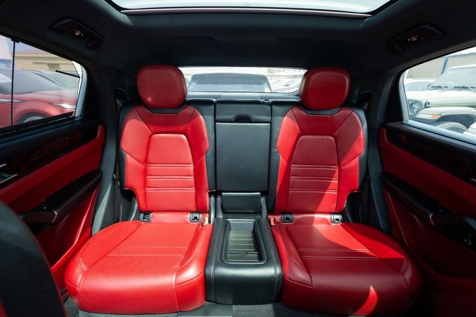 Used Porsche Cayenne Coupé III, 3.0 l, 2022 in Dubai by Linda Cars, White color. GCC Specs | AUTO.AE