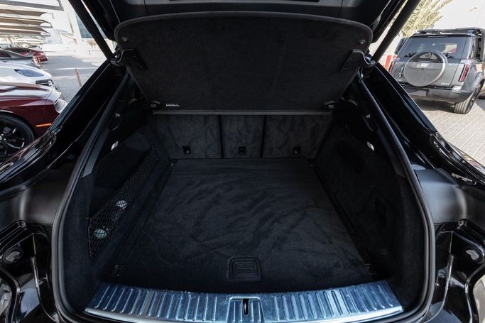 Used Porsche Cayenne Coupé III Facelift, 3.0 l, 2024 in Dubai by Linda Cars, Black color. GCC Specs | AUTO.AE