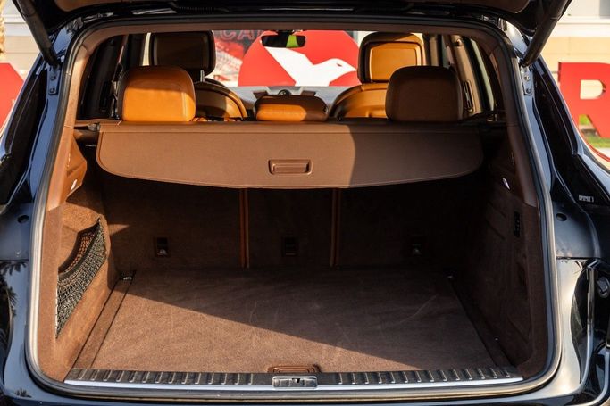 Подержанный Porsche Cayenne S III, 2.9 л, 2019 в Дубае от Linda Cars Черный цвет. GCC | AUTO.AE