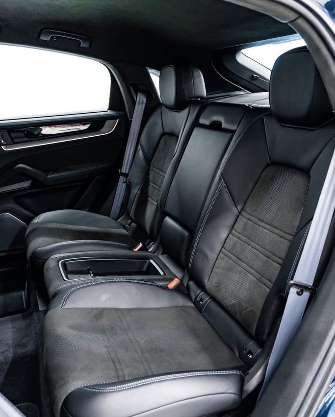 Подержанный Porsche Cayenne Turbo GT Coupé III Рестайлинг, 4.0 л, 2024 в Дубае от GCC Super Motors Тёмно-синий цвет. GCC | AUTO.AE