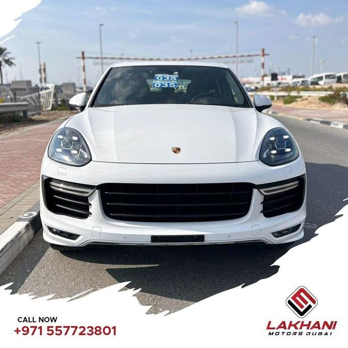 Подержанный Porsche Cayenne II Рестайлинг (958), 3.6 л, 2017 в Дубае от Lakhani Motors Белый цвет. Японская | AUTO.AE