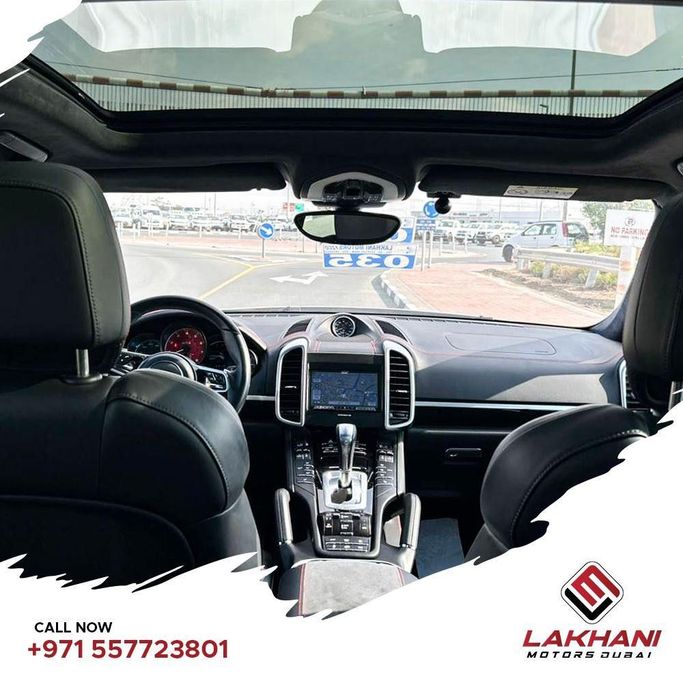 Подержанный Porsche Cayenne II Рестайлинг (958), 3.6 л, 2017 в Дубае от Lakhani Motors Белый цвет. Японская | AUTO.AE