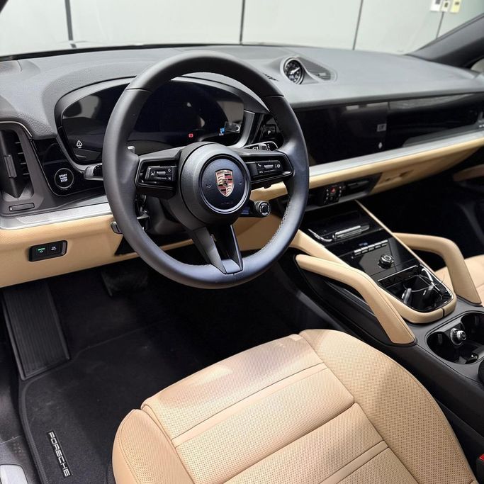 New Porsche Cayenne Coupé III Facelift, 3.0 l, 2025 in Dubai by AAA Motors, Black color. GCC Specs | AUTO.AE