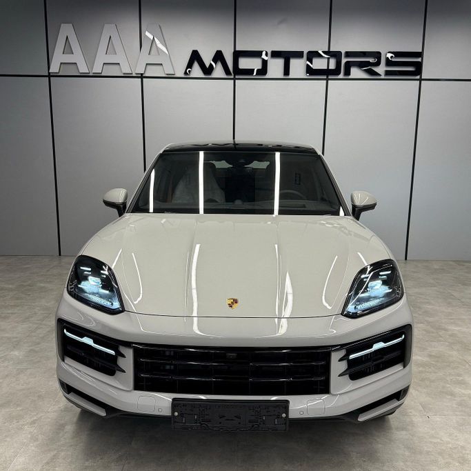 Новый Porsche Cayenne Coupé III Рестайлинг, 3.0 л, 2025 в Дубае от AAA Motors Светло-коричневый цвет. GCC | AUTO.AE