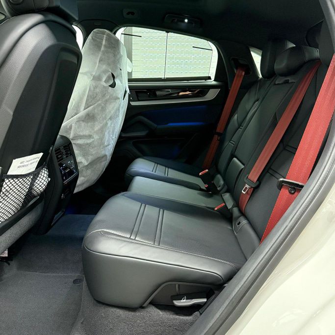 Новый Porsche Cayenne Coupé III Рестайлинг, 3.0 л, 2025 в Дубае от AAA Motors Светло-коричневый цвет. GCC | AUTO.AE