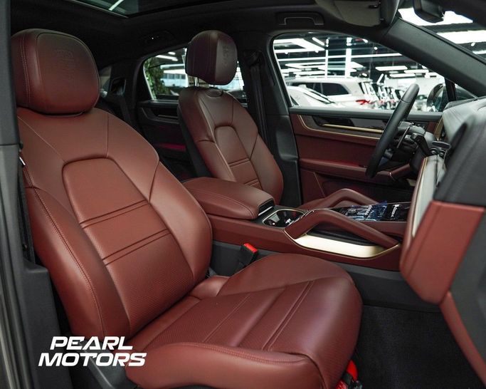 Новый Porsche Cayenne Coupé III Рестайлинг, 3.0 л, 2024 в Дубае от Pearl Motors Серый цвет. GCC | AUTO.AE