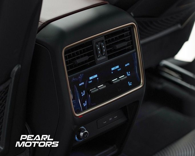 Новый Porsche Cayenne Coupé III Рестайлинг, 3.0 л, 2024 в Дубае от Pearl Motors Серый цвет. GCC | AUTO.AE