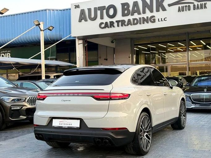 Used Porsche Cayenne III Facelift, 3.0 l, 2023 in Dubai by Auto Bank Motors, White color. Korean Specs | AUTO.AE