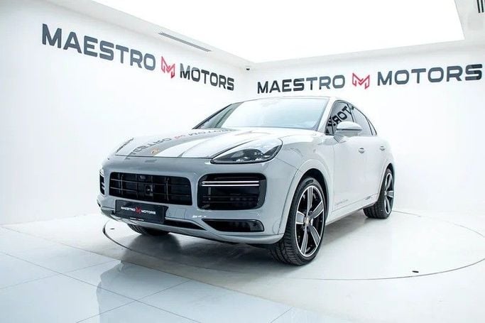 Подержанный Porsche Cayenne Turbo III, 4.0 л, 2022 в Дубае от Maestro Motors Белый цвет. Европейская | AUTO.AE