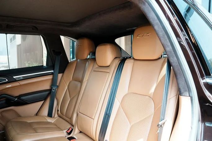 Подержанный Porsche Cayenne GTS II Рестайлинг (958), 3.6 л, 2017 в Дубае от 8 Ba Motors Другой цвет цвет. GCC | AUTO.AE