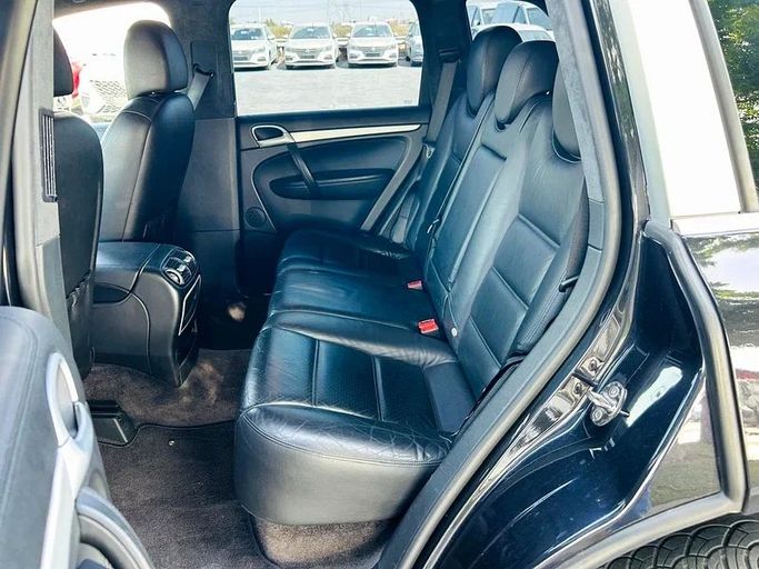 Подержанный Porsche Cayenne Turbo I Рестайлинг (957), 4.8 л, 2008 в Дубае от Mirza Automobile FZE Черный цвет. Японская | AUTO.AE