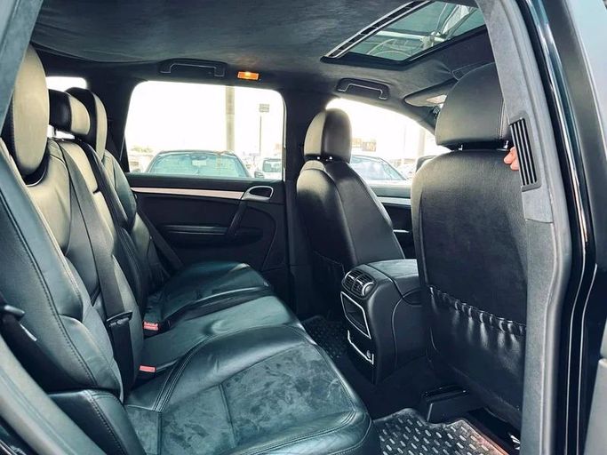 Подержанный Porsche Cayenne GTS I Рестайлинг (957), 4.8 л, 2009 в Дубае от Mirza Automobile FZE Черный цвет. Японская | AUTO.AE