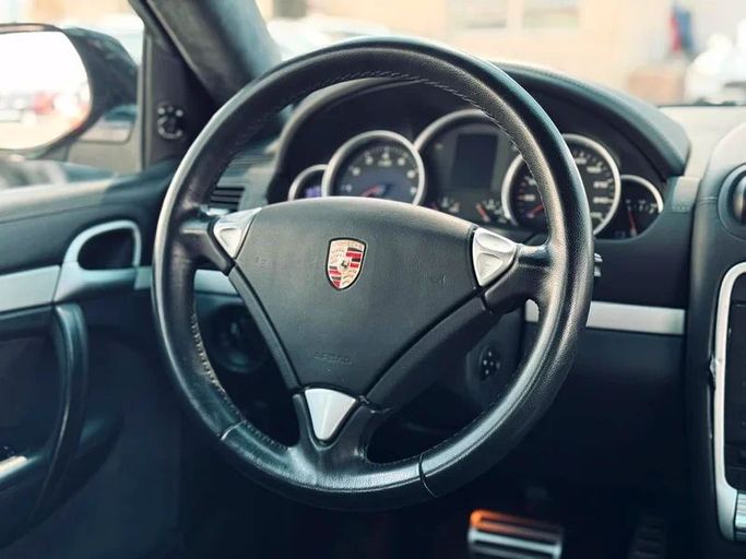 Подержанный Porsche Cayenne GTS I Рестайлинг (957), 4.8 л, 2009 в Дубае от Mirza Automobile FZE Черный цвет. Японская | AUTO.AE