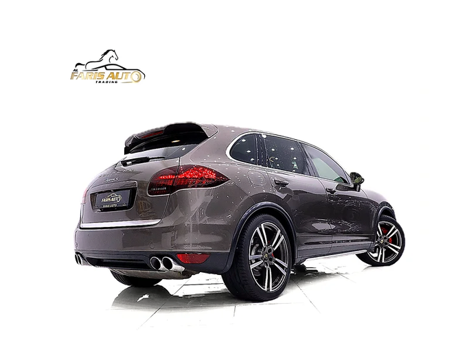 Подержанный Porsche Cayenne S II (958), 4.8 л, 2012 в Дубае от Al Faris Motors Серый цвет. GCC | AUTO.AE
