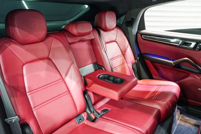 Used Porsche Cayenne GTS III, 4.0 l, 2021 in Dubai by Sanam Cars, White color. GCC Specs | AUTO.AE