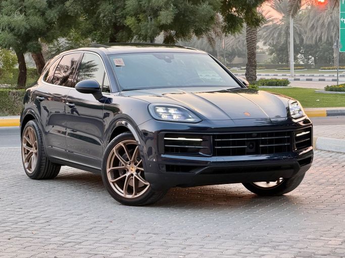 Used Porsche Cayenne Coupé III Facelift, 3.0 l, 2024 in Dubai, Blue color. Other | AUTO.AE