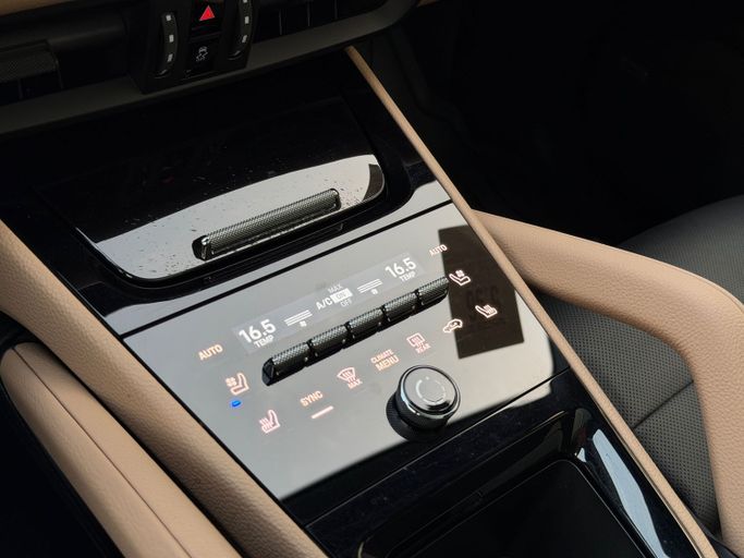 Used Porsche Cayenne Coupé III Facelift, 3.0 l, 2024 in Dubai, Blue color. Other | AUTO.AE