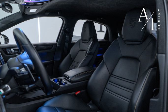 Подержанный Porsche Cayenne Turbo GT Coupé III, 4.0 л, 2022 в Дубае от A1 Luxury Motors Черный цвет. GCC | AUTO.AE