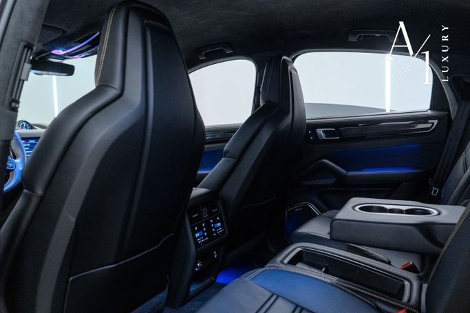 Подержанный Porsche Cayenne Turbo GT Coupé III, 4.0 л, 2022 в Дубае от A1 Luxury Motors Черный цвет. GCC | AUTO.AE