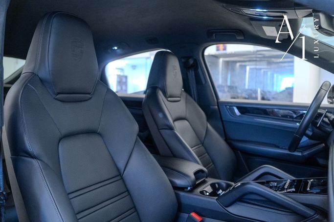 Подержанный Porsche Cayenne Turbo GT Coupé III Рестайлинг, 4.0 л, 2024 в Дубае от A1 Luxury Motors Белый цвет. Канадская | AUTO.AE