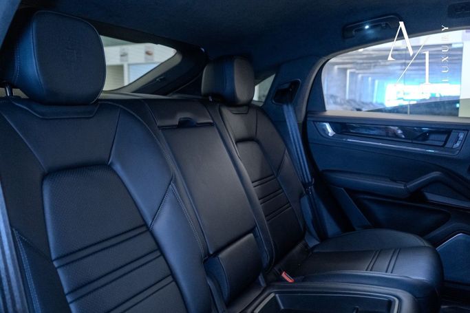 Подержанный Porsche Cayenne Turbo GT Coupé III Рестайлинг, 4.0 л, 2024 в Дубае от A1 Luxury Motors Белый цвет. Канадская | AUTO.AE