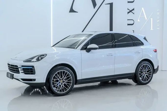 Подержанный Porsche Cayenne III, 3.0 л, 2022 в Дубае от A1 Luxury Motors Белый цвет. GCC | AUTO.AE