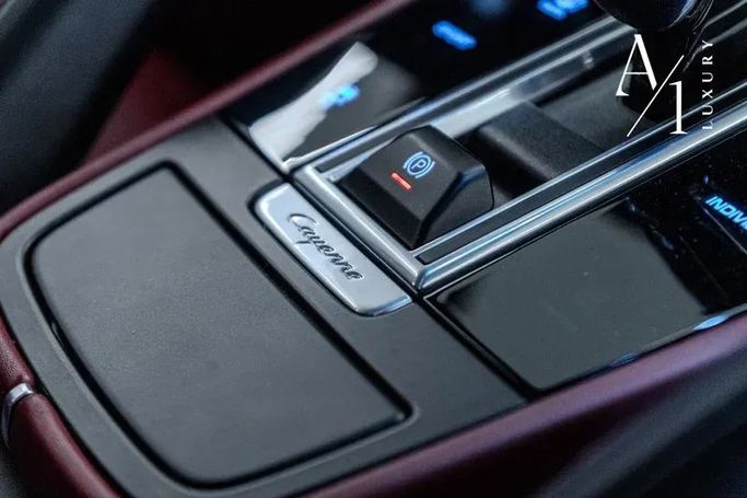 Подержанный Porsche Cayenne III, 3.0 л, 2022 в Дубае от A1 Luxury Motors Белый цвет. GCC | AUTO.AE