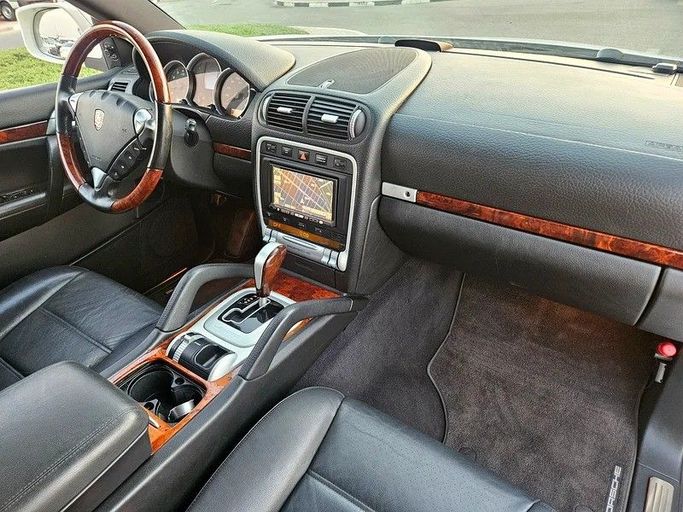 Подержанный Porsche Cayenne S I Рестайлинг (957), 4.8 л, 2008 в Дубае от Irfan Motors Белый цвет. Японская | AUTO.AE