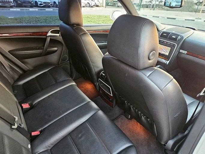 Подержанный Porsche Cayenne S I Рестайлинг (957), 4.8 л, 2008 в Дубае от Irfan Motors Белый цвет. Японская | AUTO.AE