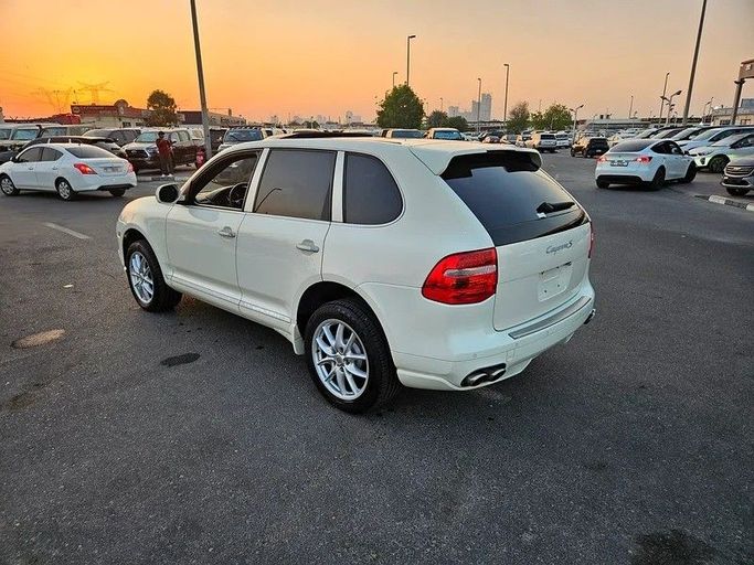 Подержанный Porsche Cayenne S I Рестайлинг (957), 4.8 л, 2008 в Дубае от Irfan Motors Белый цвет. Японская | AUTO.AE