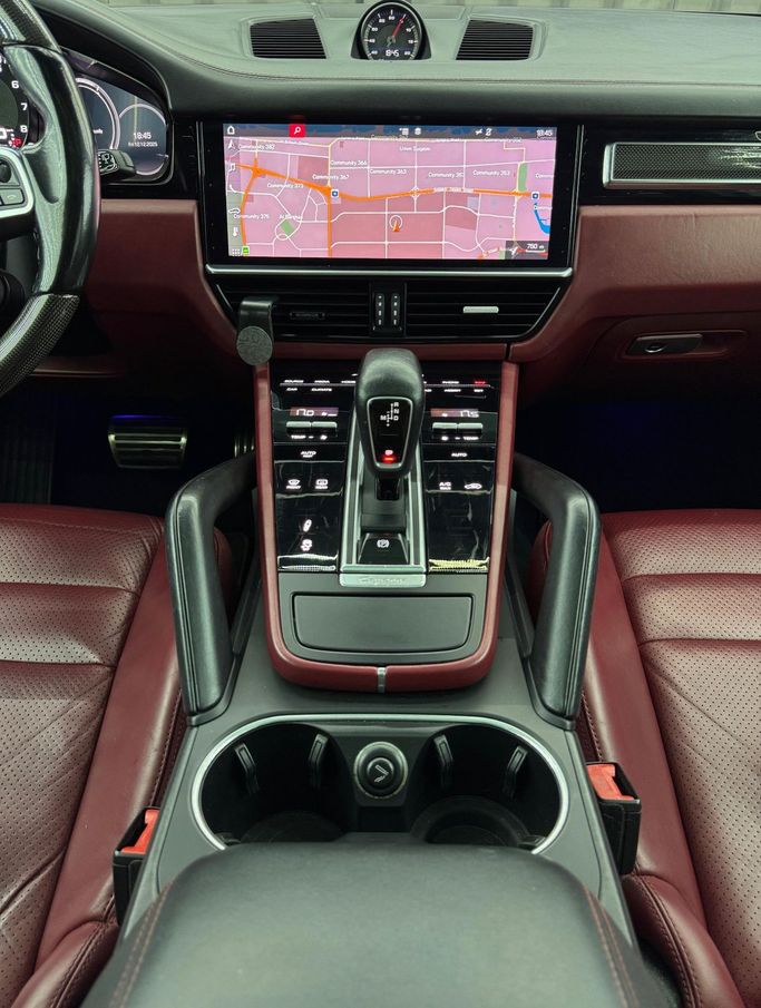 Used Porsche Cayenne S Coupé III, 2.9 l, 2019 in Dubai by Zeus Motors, White color. GCC Specs | AUTO.AE