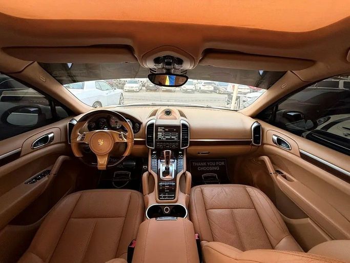 Подержанный Porsche Cayenne S II (958), 4.8 л, 2013 в Дубае от Al Qemah Used Cars Белый цвет. GCC | AUTO.AE