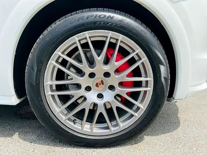 Used Porsche Cayenne GTS II (958), 4.8 l, 2014 in Dubai by First Choice Motors, White color. GCC Specs | AUTO.AE