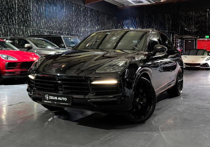 مستعملة Porsche Cayenne S Coupé ثالثاً, 2.9 l, 2019 في في دبي من Zeus Motors، اللون أسود. مواصفات الخليج | AUTO.AE
