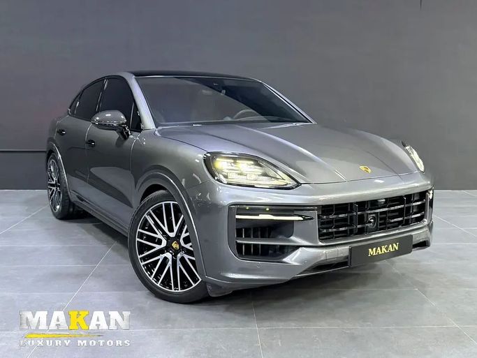 مستعملة Porsche Cayenne Coupé ثالثاً فيس ليفت, 3.0 l, 2024 في في دبي من Makan Luxury Motors، اللون فضي. المواصفات الأوروبية | AUTO.AE | إعلان #254758