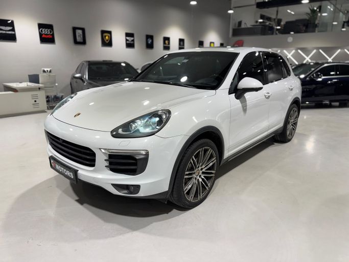 مستعملة Porsche Cayenne S فيس ليفت الثاني (958), 3.6 l, 2016 في في دبي من C7 Motors، اللون أبيض.  | AUTO.AE | إعلان #257362