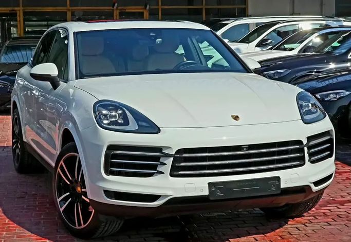 Used Porsche Cayenne III, 3.0 l, 2018 in Dubai by Auto Gallery DXB, White color. GCC Specs | AUTO.AE | Listing #259787