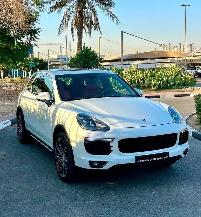 مستعملة Porsche Cayenne S فيس ليفت الثاني (958), 3.6 l, 2016 في في دبي من Auto Links LLC، اللون أبيض. مواصفات الخليج | AUTO.AE | إعلان #260847