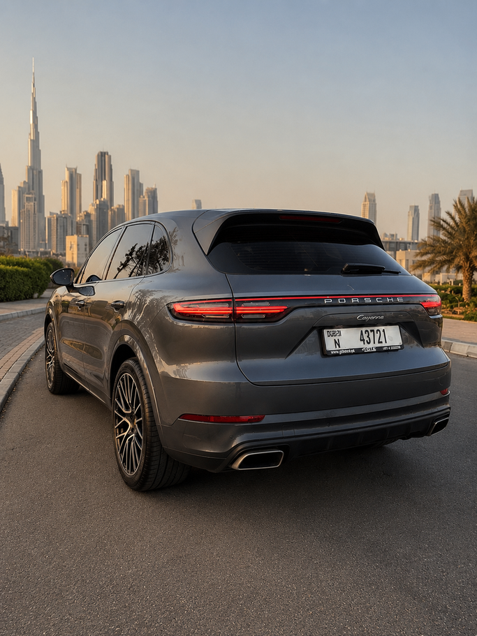 مستعملة Porsche Cayenne ثالثاً, 3.0 l, 2022 في في دبي، اللون رمادي. المواصفات الأوروبية | AUTO.AE | إعلان #262895