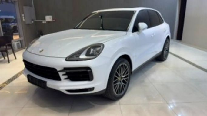 مستعملة Porsche Cayenne S ثالثاً, 2.9 l, 2022 في في دبي من Carica Cars، اللون أبيض. مواصفات الخليج | AUTO.AE | إعلان #272350